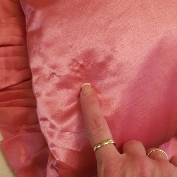 Set of 2 ruffled pink ruffled pillows - Picture 4 of 7